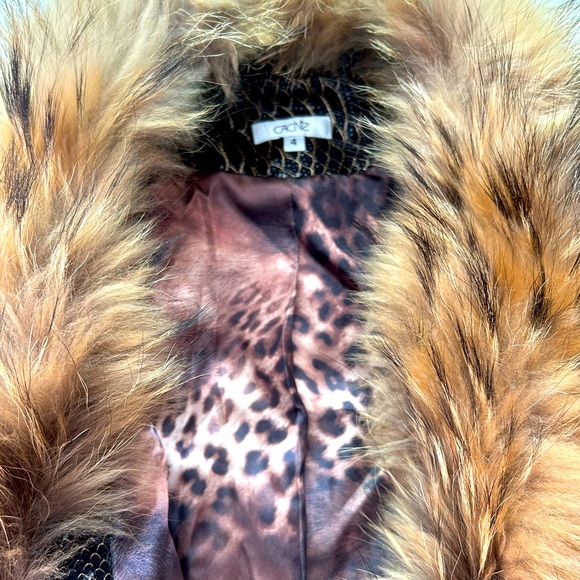 ✨NWOT✨ CACHE Absolutely Stunning Snake Leather Jacket with Fur Trim - Size 4 - Picture 10 of 12